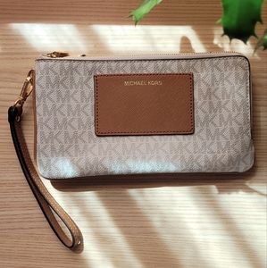 Michael Kors Large Continental Wrislet Wallet